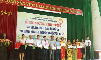 Qũy Khuyến học Khai Sơn trao giải thưởng tuyên dương cho các cháu học sinh giỏi huyện Thuận Thành  - Bắc Ninh trong năm học 2014 - 2015